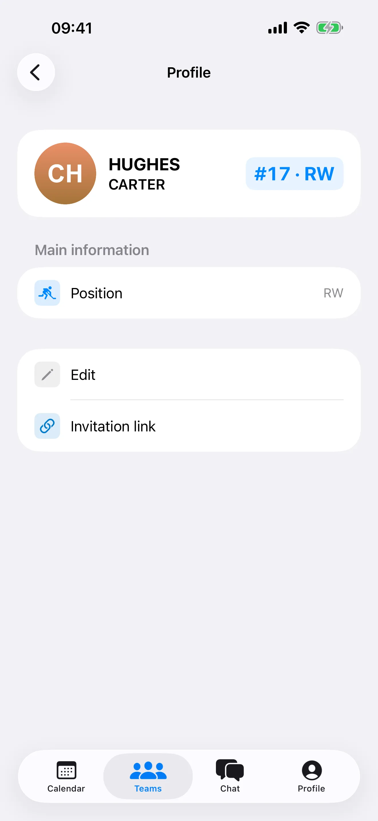 Player profile showing initials, jersey number, position and an invitation link
